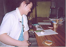 2006.6―東海地方での大学生のサポーター登録の様子。写真2。